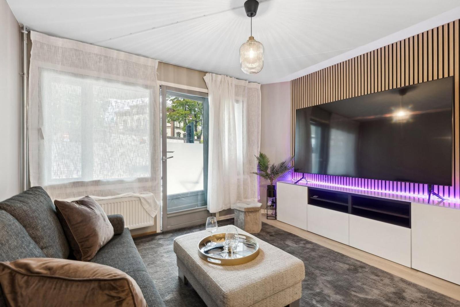 Luxurious Modern Room In Central Oslo - Eur 4K Expensive Bed And 82" Cinematic Tv 외부 사진
