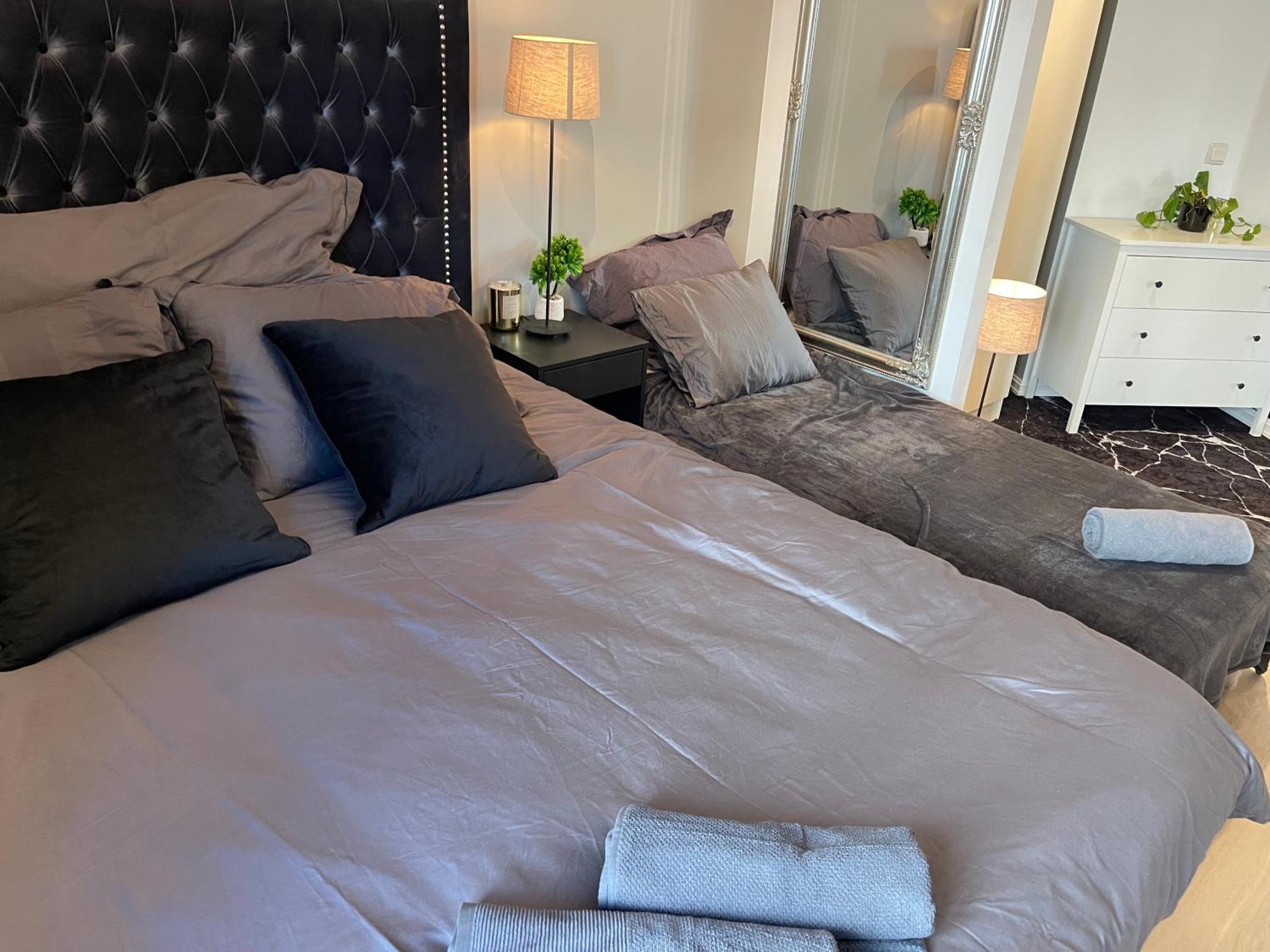 Luxurious Modern Room In Central Oslo - Eur 4K Expensive Bed And 82" Cinematic Tv 외부 사진
