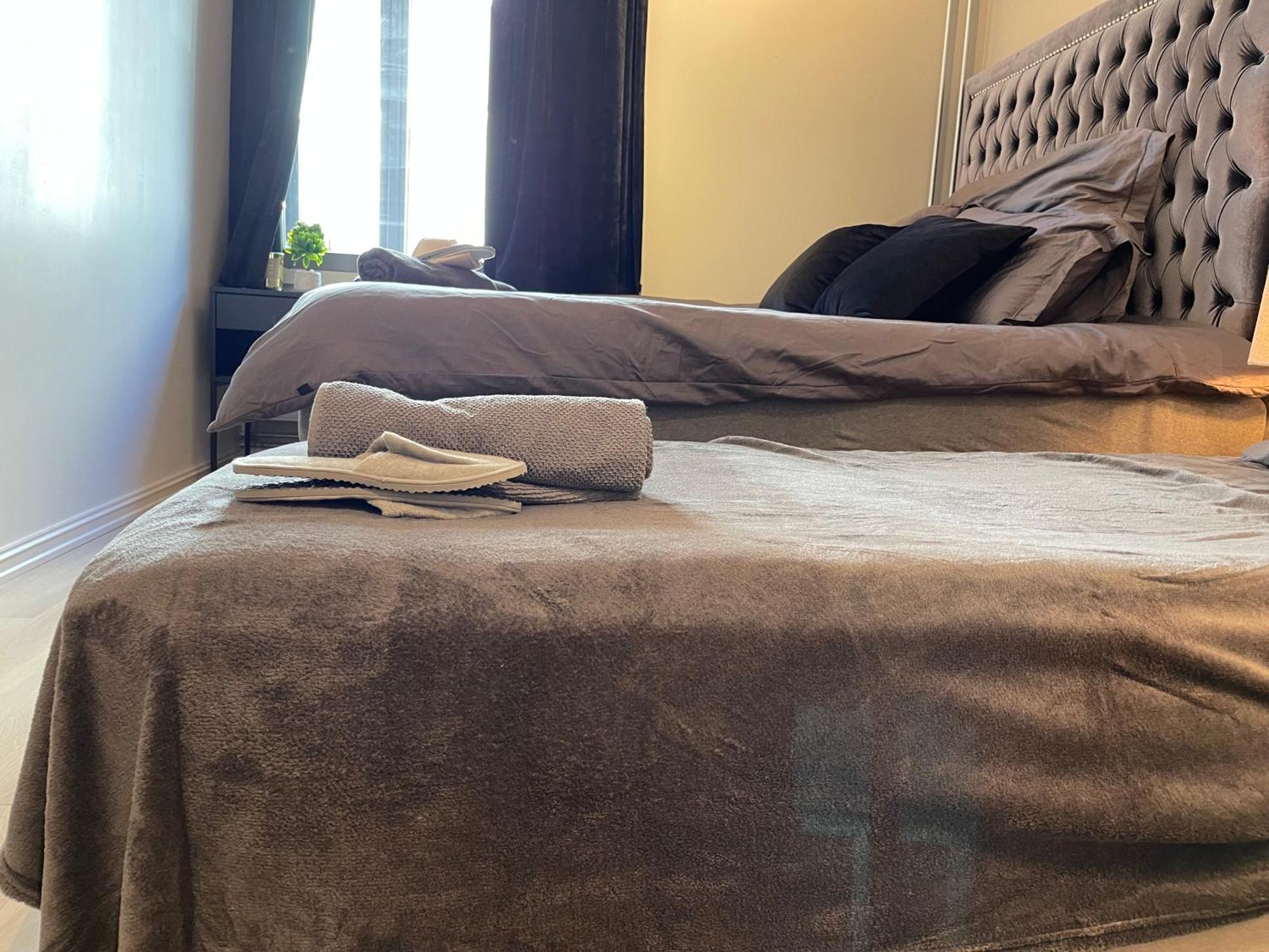 Luxurious Modern Room In Central Oslo - Eur 4K Expensive Bed And 82" Cinematic Tv 외부 사진